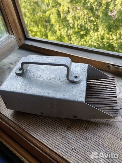 Совок для сбора ягод