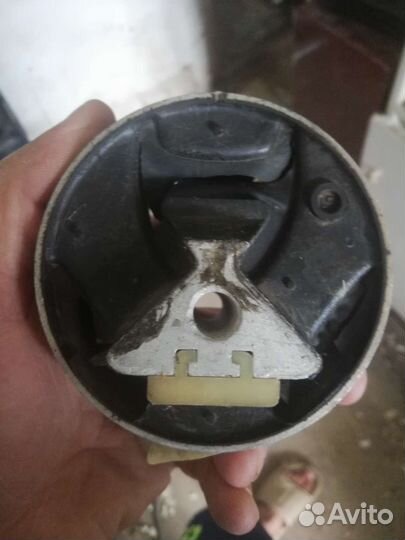 Опора коробки передач Mersedes Vito 638