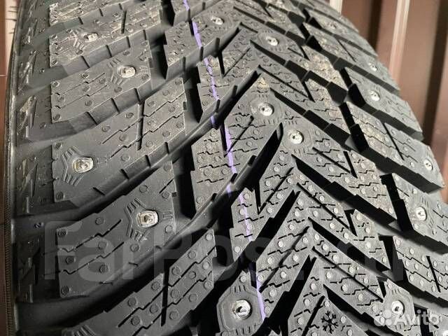 Nokian Tyres Hakkapeliitta 10 215/55 R17 98T