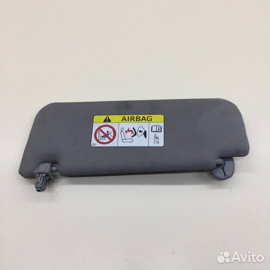 Козырек солнцезащитный внутри Toyota Camry V50 2011-2017