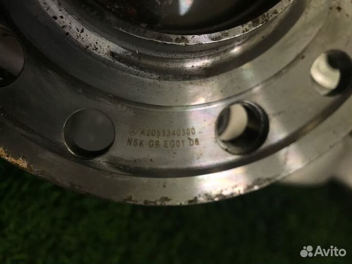 Поворотный кулак передний правый Mercedes-Benz
