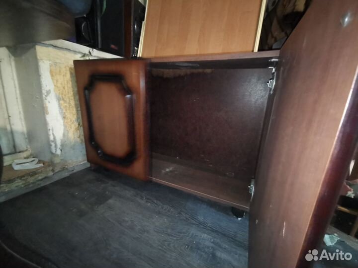 Шкафчик/антресолька на колёсиках