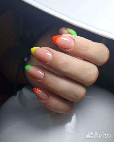 Маникюр с покрытием гель-лаком