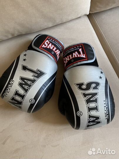 Боксерские перчатки twins 10