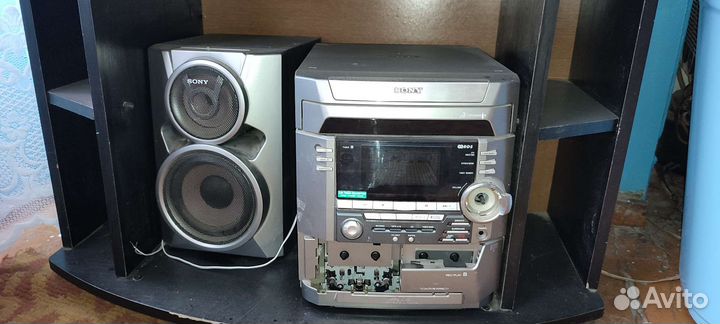 Музыкальный центр