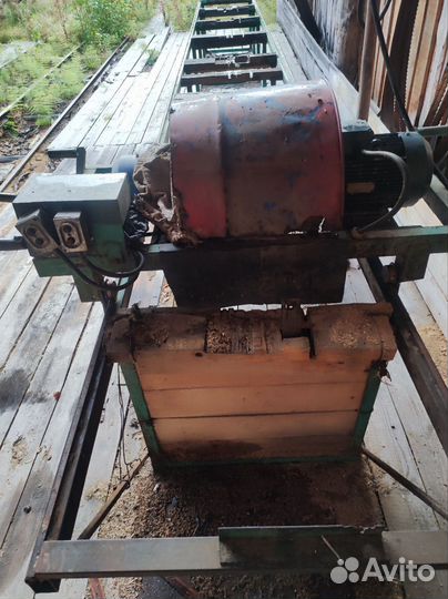 Кромкообрезной станок