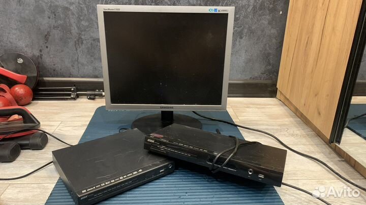 Монитор samsung DVDплееры 2 штуки