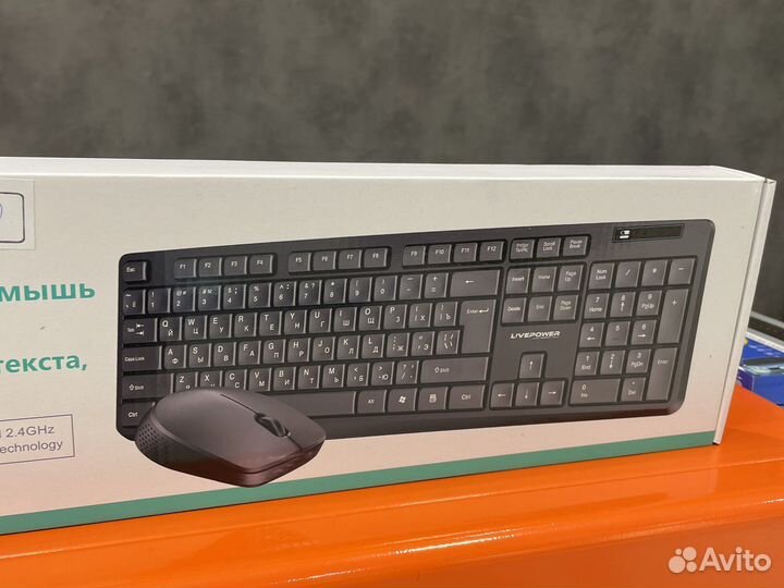 Беспроводная клавиатура и мышь