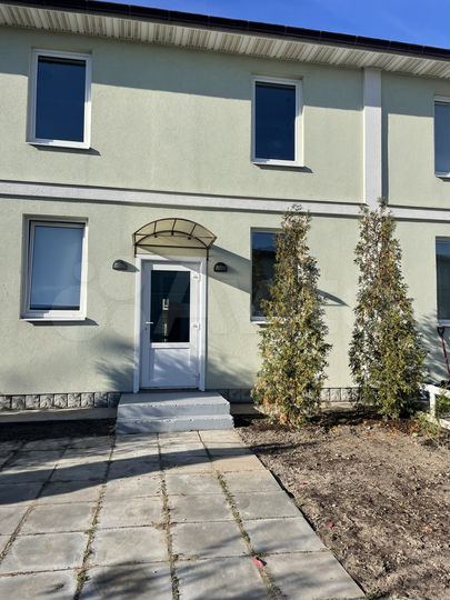 3-к. квартира, 82,8 м², 1/2 эт.