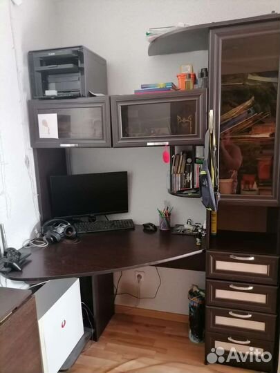 Письменный стол