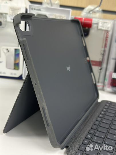 Чехол-клавиатура для iPad Air 10.9