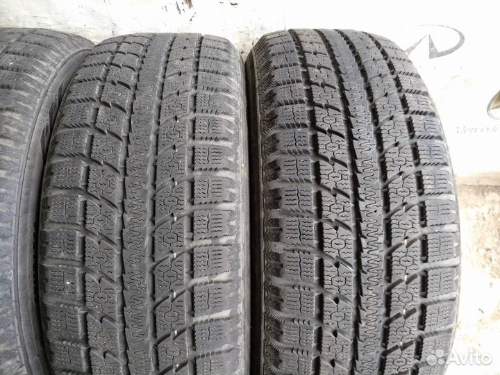 Toyo Observe GSi-5 215/60 R17 96Q