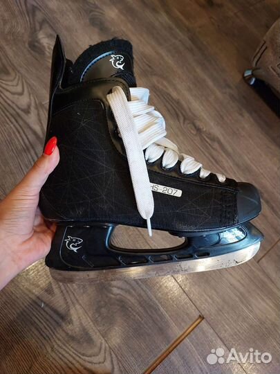 Коньки хоккейные