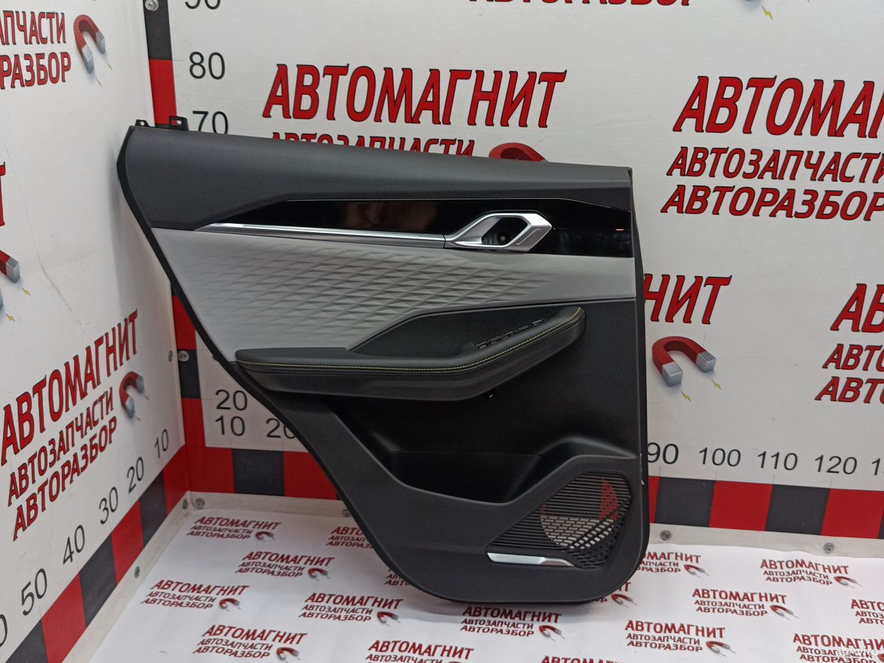 Обшивка двери задней левой Geely Coolray SX11 рест