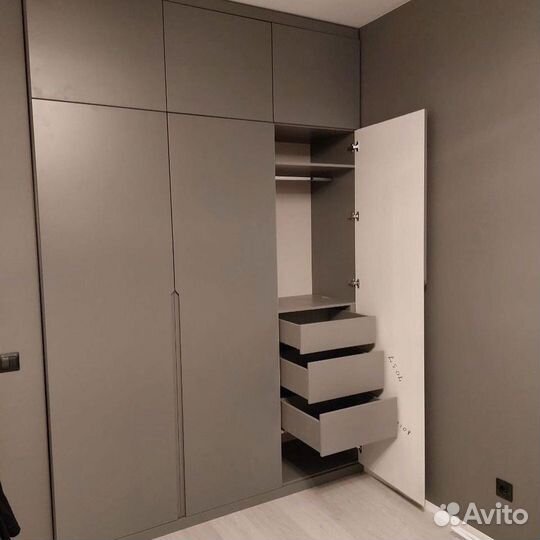 Шкаф по индивидуальному заказу в комнату