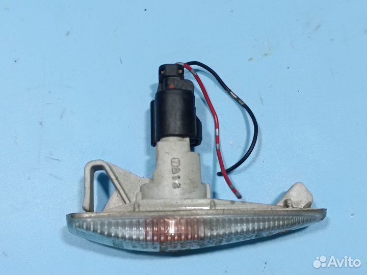 Повторитель поворота в крыло Mitsubishi Lancer 10