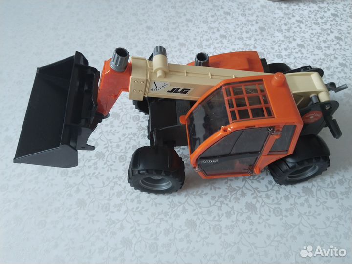 Продам модель американского трактора