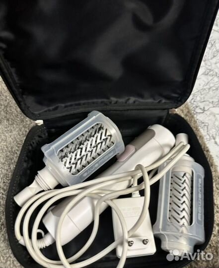 В доставке-Фен щетка вращающаяся rowenta