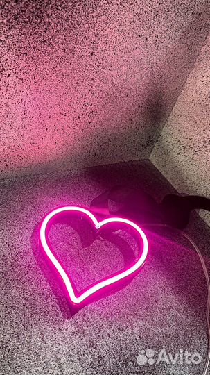 Светящаяся неон цурикава