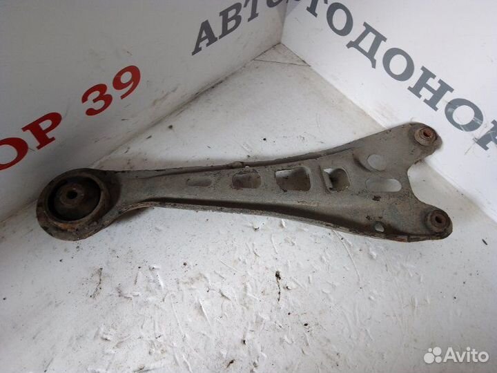 Рычаг задний правый Honda Accord 1991