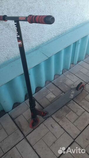 Трюковой самокат Limit LMT 01 черно красный