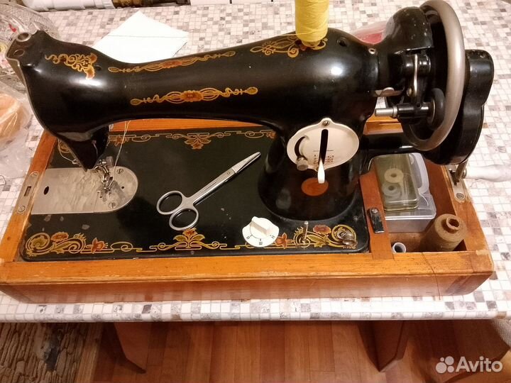 Швейная машинка. пмз челноки для ниток плюс