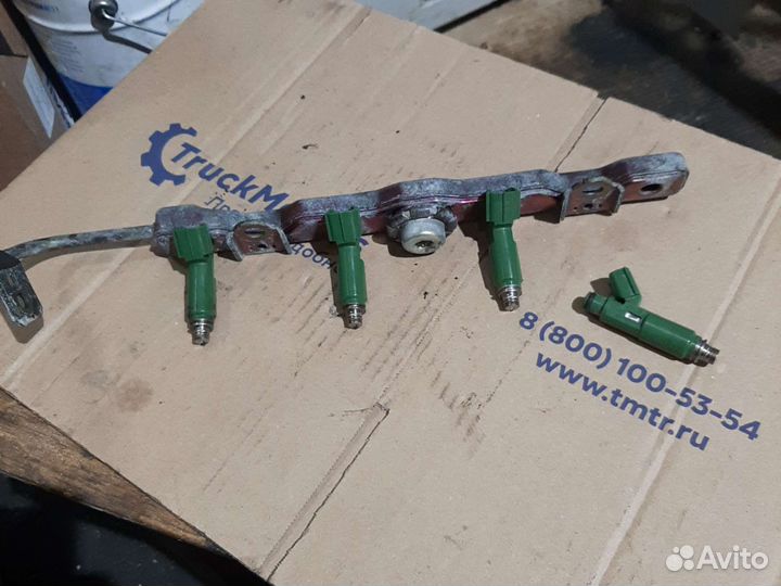 Форсунка топливная Тойота 1zzfe 1.8i