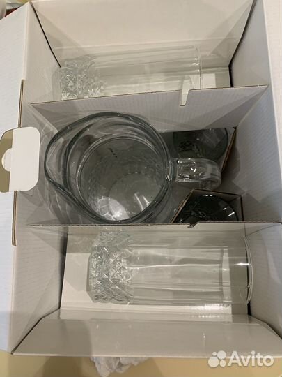 Графин со стаканами