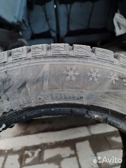 Dunlop SP Winter Ice 02 215/55 R16