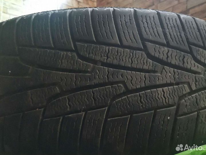 Kumho I'Zen KW31 215/60 R16 99R