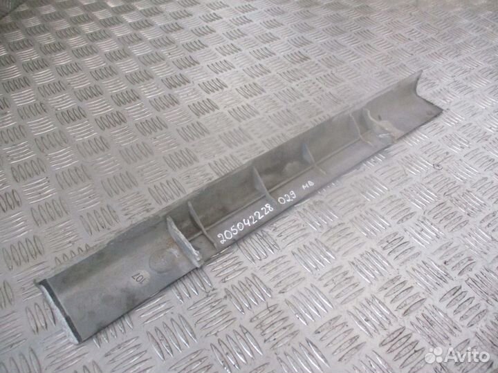 Накладка бампера Mercedes-Benz A9438850426