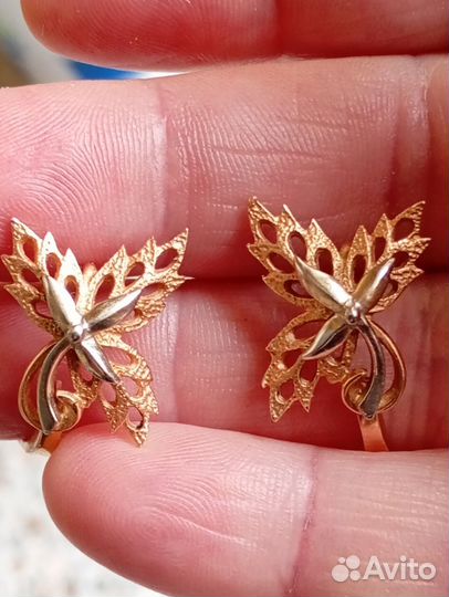 Продам золотые серьги 585
