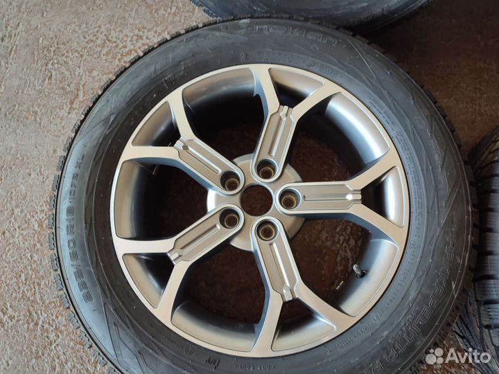 R18 Nokian Tyres Hakkapeliitta R2 SUV 235/60, PCD 5x114.3 DIA 67.1