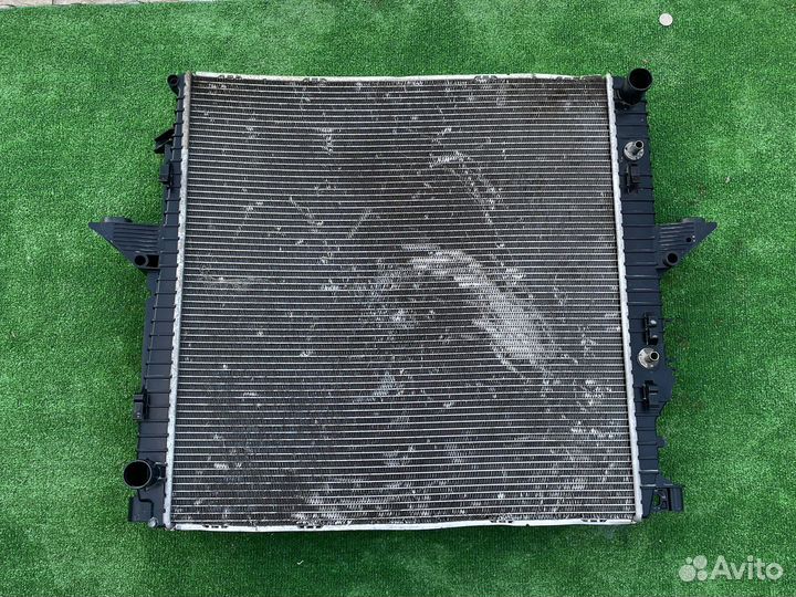Радиатор охлаждения Range Rover Sport 4.4 LR021777