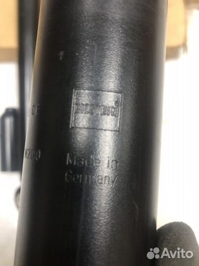 Амортизатор задний Land Rover Vogue L405 дефект