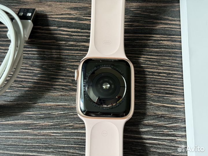 Apple Watch 4 44mm (Rose Gold)