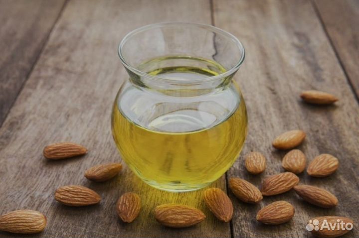 Сыродавленное миндальное масло холодного отжима