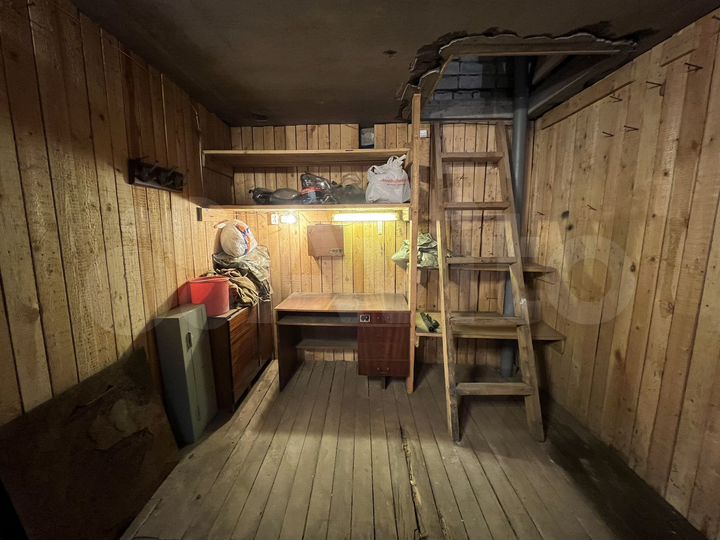 Гараж, > 30 м²