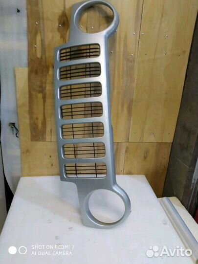 Решетка радиатора Jeep Liberty 01-05 г kj