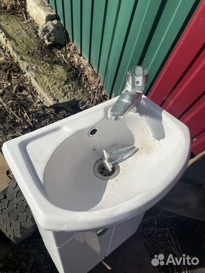 Тумба с умывальником