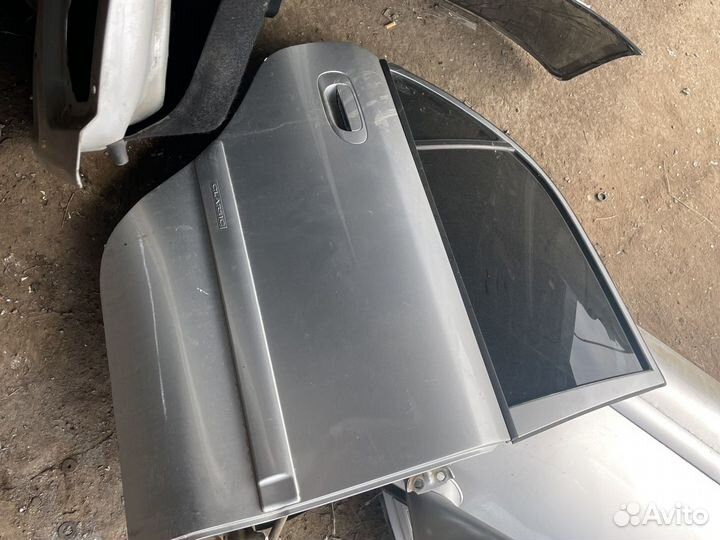 Митсубиси каризма двери