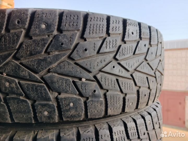 Dunlop SP Winter Ice 02 175/70 R14 84