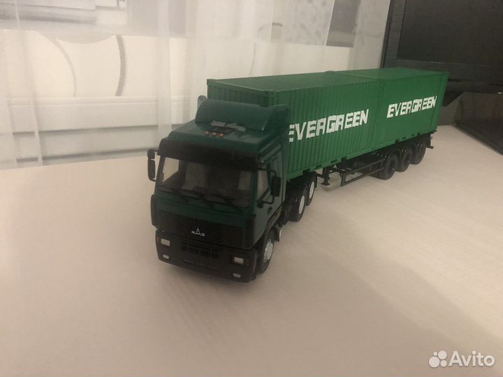 Маз-6430 с полуприцепом Маз-938920