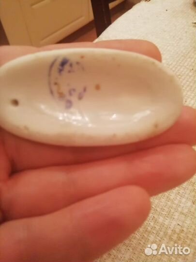 Фарфороввя статуэтка