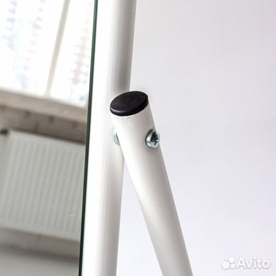 Зеркало напол. Linearity закруглённое на подставк