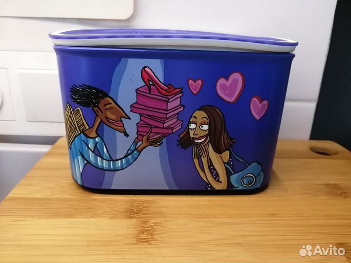 Емкость Tupperware