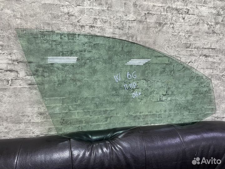 Стекло переднее правое Фольксваген Пассат Б6