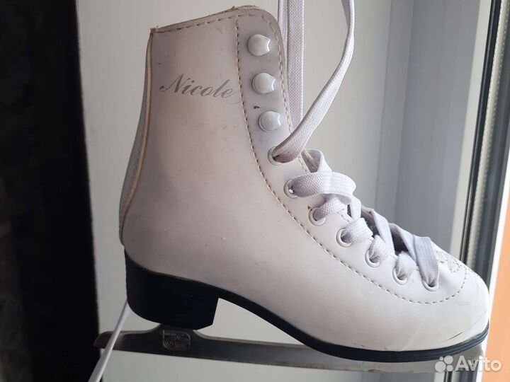 Коньки фигурные для девочки