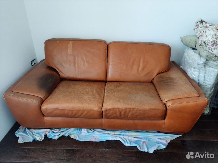 Кожаный диван и кресло бу