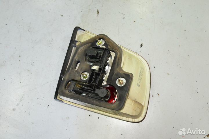 Фонарь задний правый внутренний Touareg 1